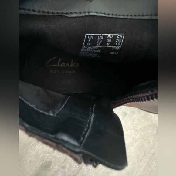 Clarks Artisan Deep Brown Ankle Booties Women’s size 7.5 - Picture 3 of 14